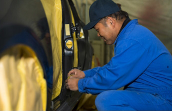 車体整備・鈑金修理・車両塗装